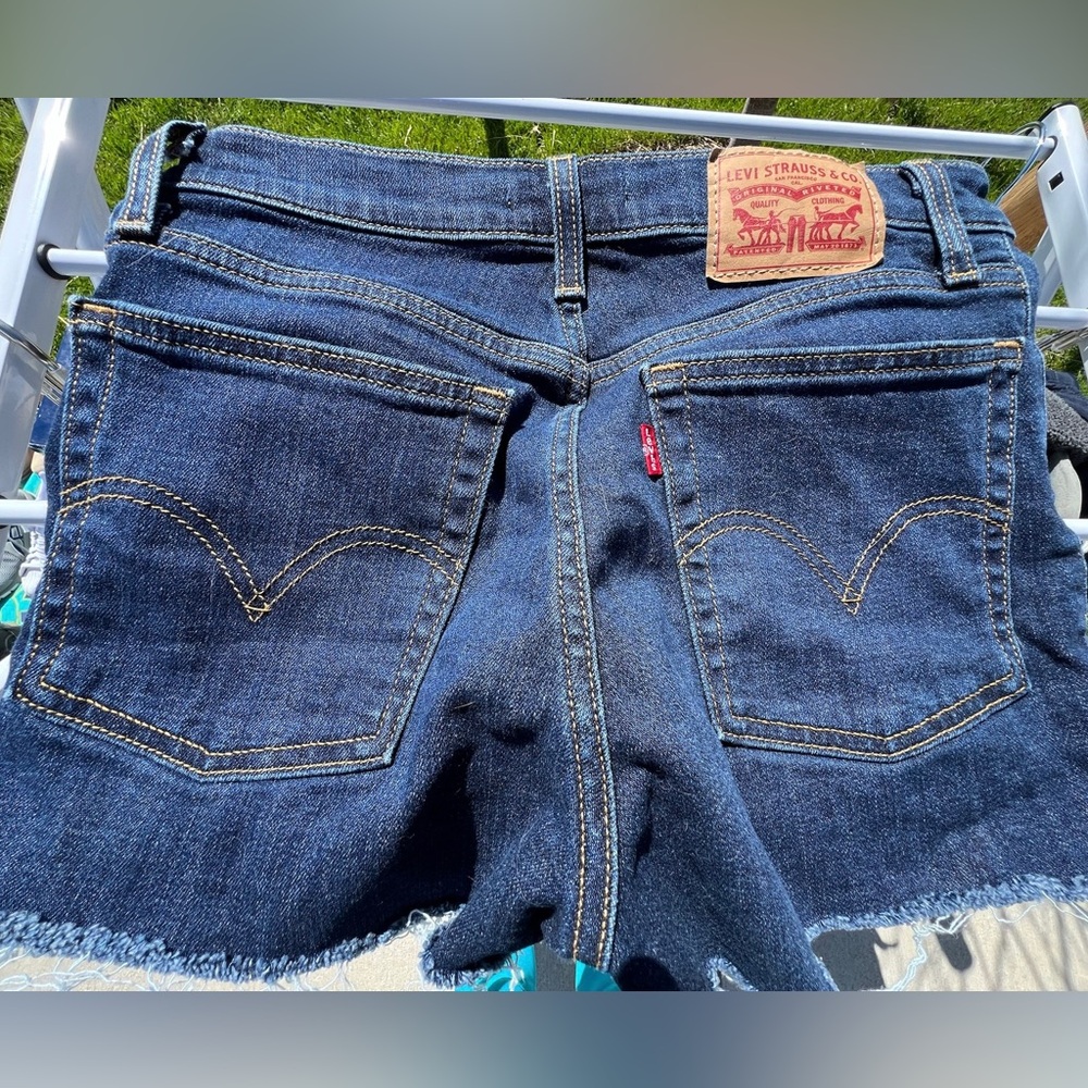 Levi’s high-rise denim shorts, women’s size 6